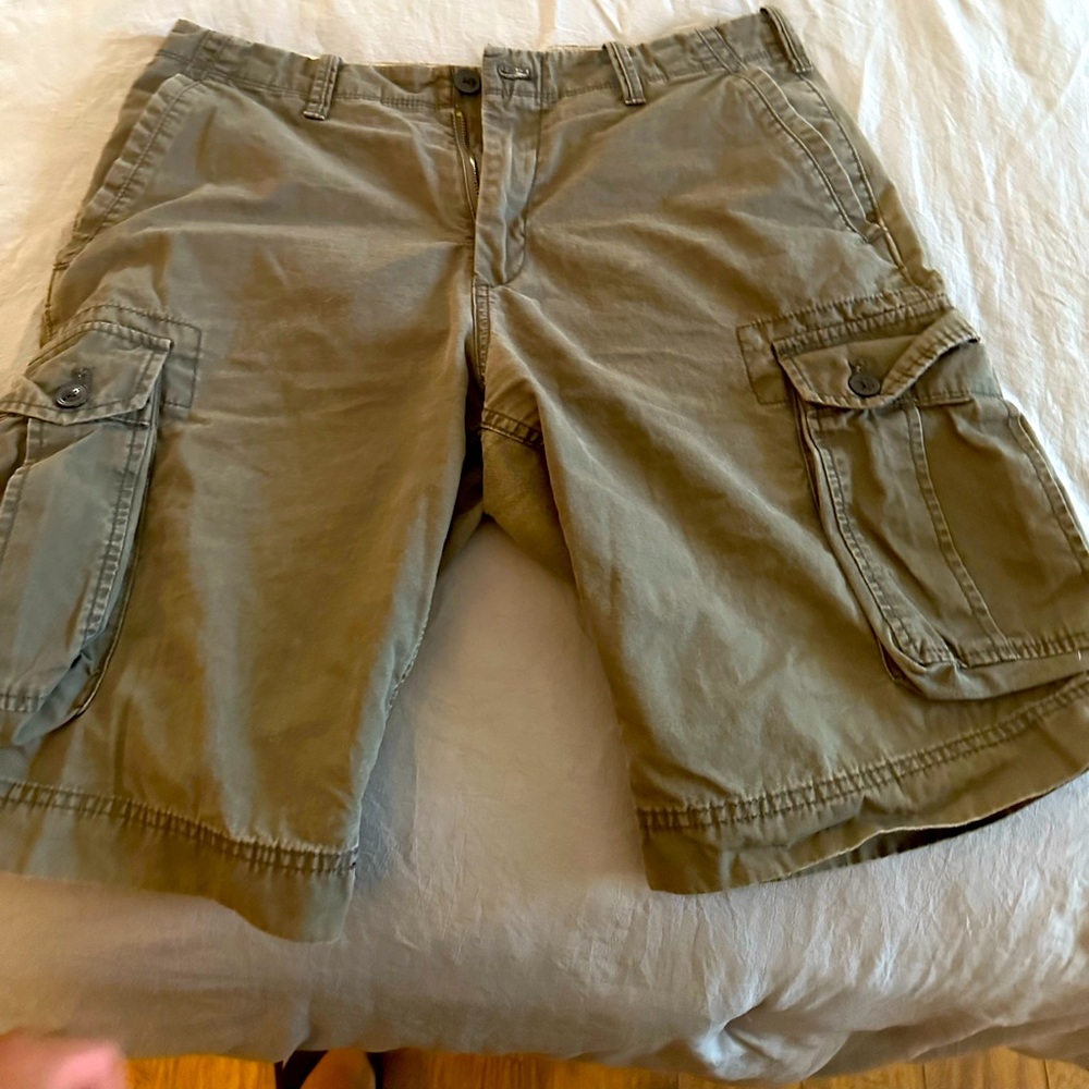 Men's cargo shorts